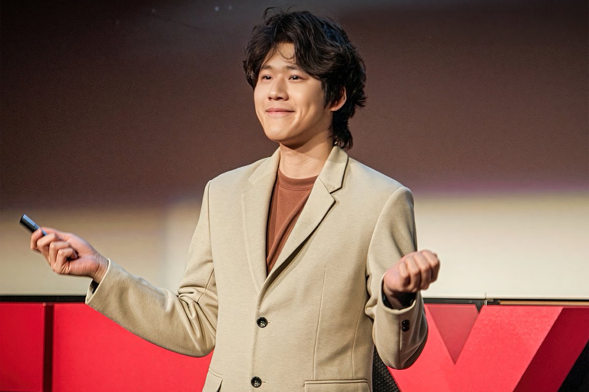 Hao Wei Tu 杜浩瑋 — Communication Designer · Researcher